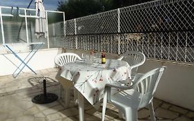 Joli studio calme avec terrasse